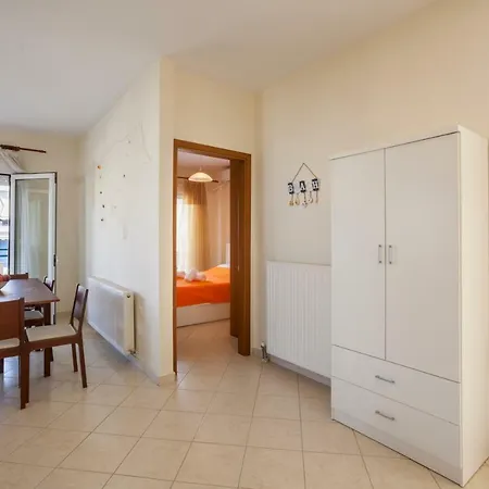 Apartmán Elegant Summerhouse With Bbq For Your Dream Holidays!!! *